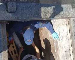 Idosa sofre graves lesões ao cair dentro de túmulo em SC